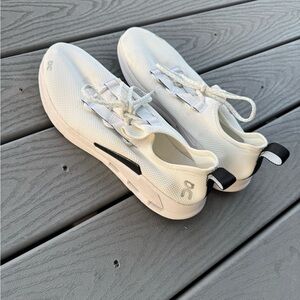 Mens On Running Cloud please do not buy they are gone